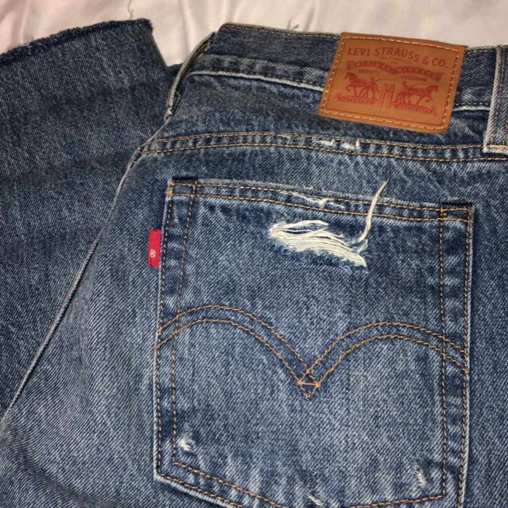 NWOT Levi 501 Straight Cut/Boyfriend Jeans!